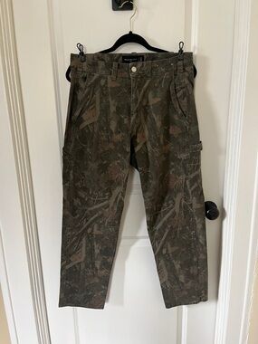 Abercrombie & Fitch Olive Green Camouflage Cargo Pants